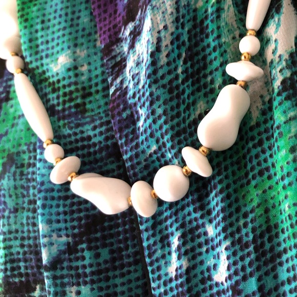 Rare Milk Glass Art Deco Necklace vintage-Antique stunning jewellery collector - Picture 11 of 12